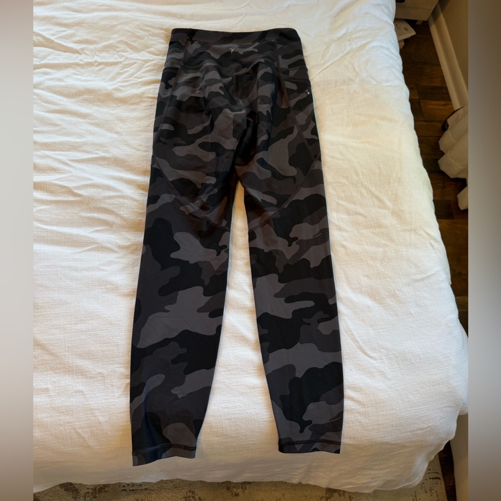 Old Navy Camo Leggings